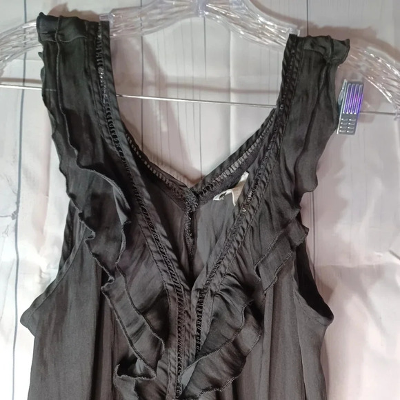 H&M sleeveless ruffle black top - Picture 2 of 7